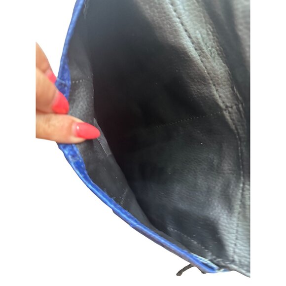 VINTAGE Blue Snake Embossed Leather Shoulder Bag - Picture 4 of 8